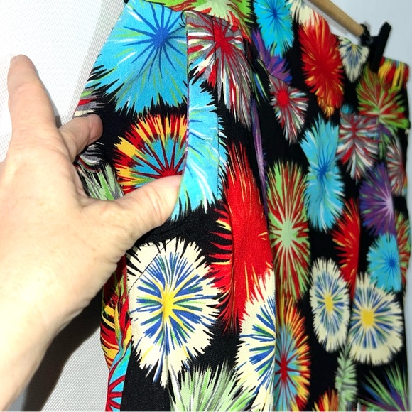 Peck And Peck Womens Skort Skirt Size 14 Colorful Fireworks
Pull on stretch - Picture 5 of 11